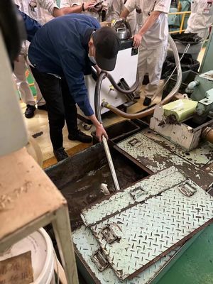0.75mm 필트레이션 냉각수 탱크 청소기 8000L CNC 기계 청소기