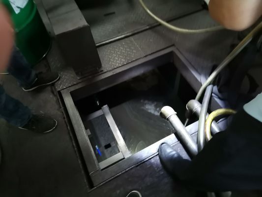 OEM 모바일 기계 도구 물 탱크 절단 유체 탈 기름기 기계